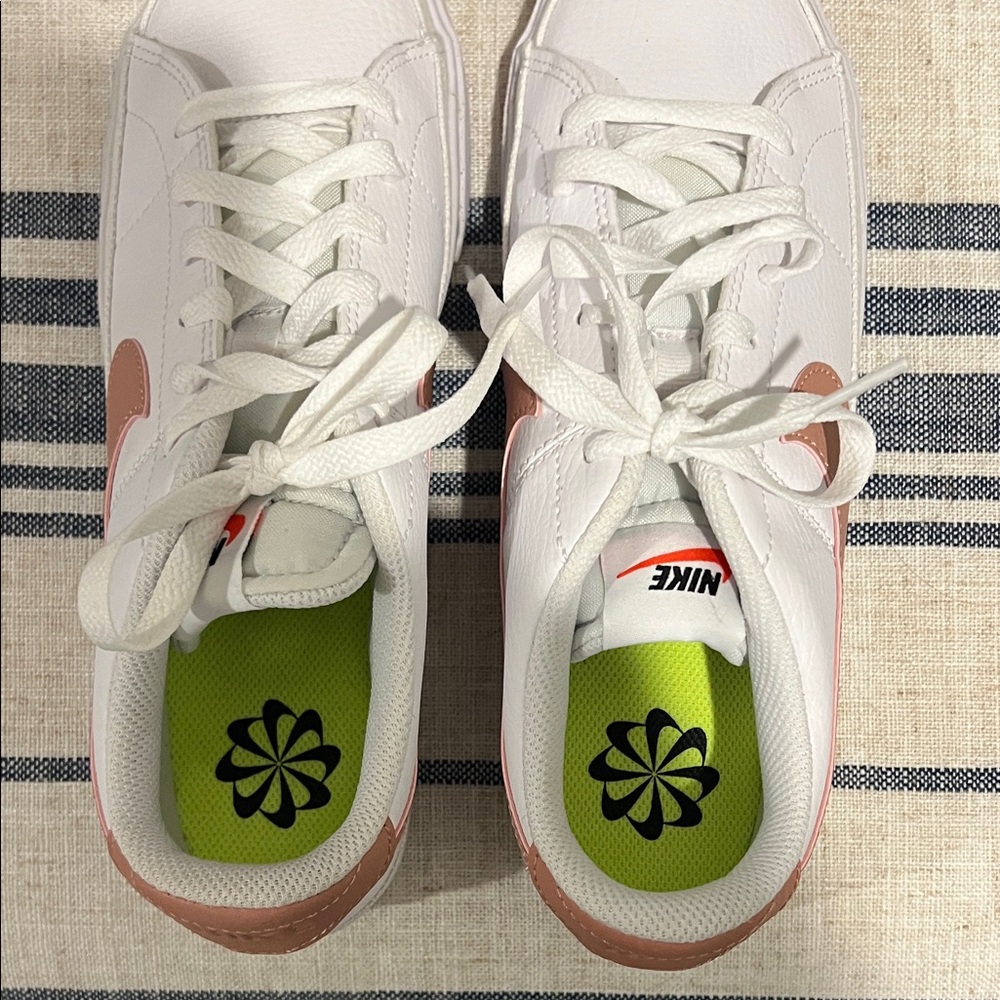 Nike Women's White and Peach Sneakers - Picture 6 of 6